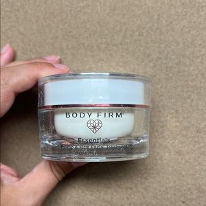 NEW Body Firm Essentials Plump and Firm Facial Treatment 1.7 Oz